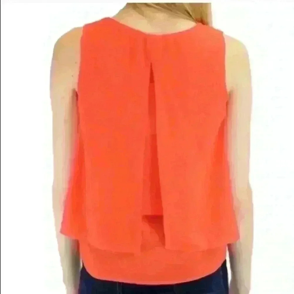 Business Casual Lightweight Layer Sleeveless in Blue - Picture 4 of 4